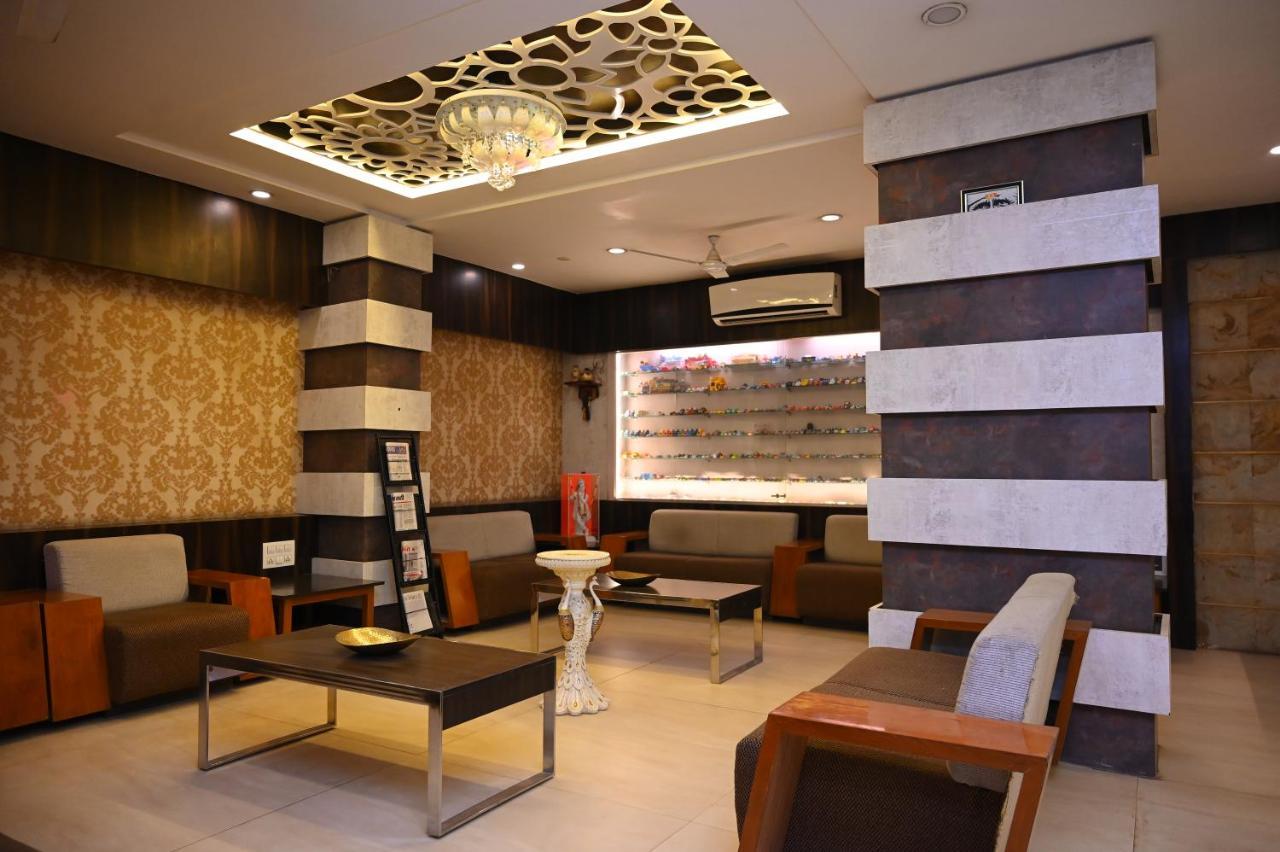 Hotel Center Point Solapur Buitenkant foto